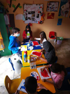 Al Centro di Prossimità Accaesse Laboratori di tela e pittura per costruire socialità sane